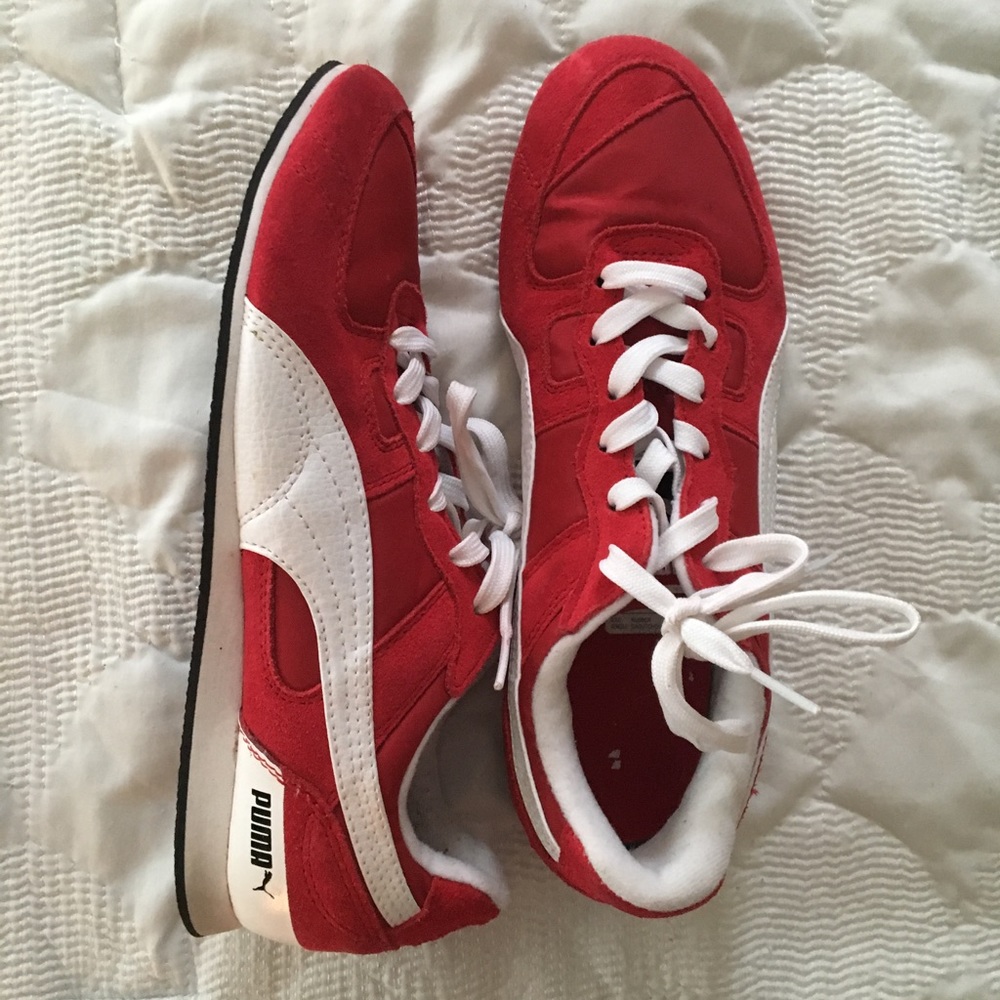 Vintage looking red puma tennis shoes!