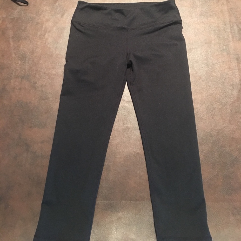 Fabletics cropped workout leggings