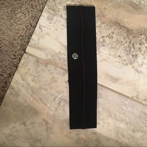 Black Lululemon headband