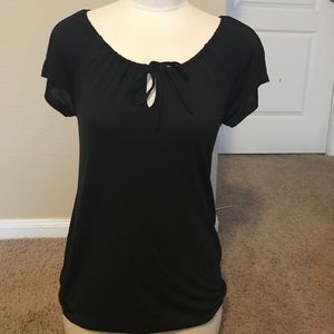 Short sleeve black top