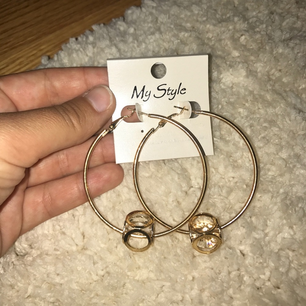 NWT dangly earrings