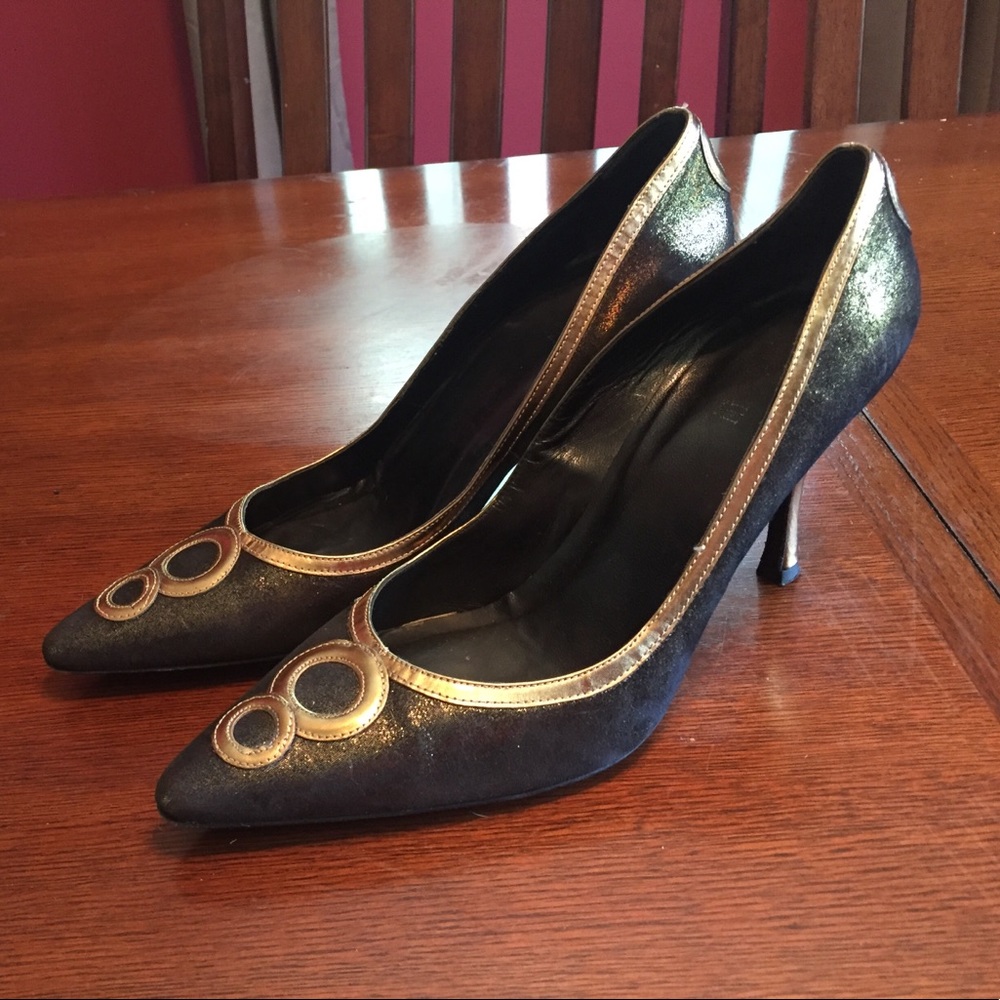 Anne Klein pumps, size 9 Narrow. Brown/Gold