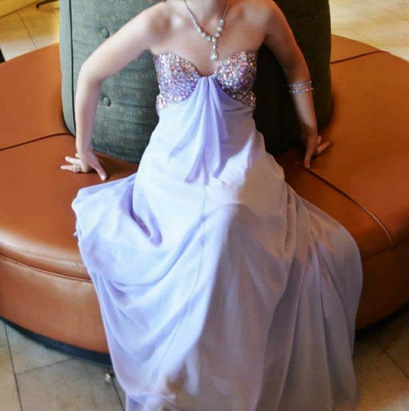 Pageant, Prom, Homecoming Quinceanera Evening Gown - Picture 4 of 8
