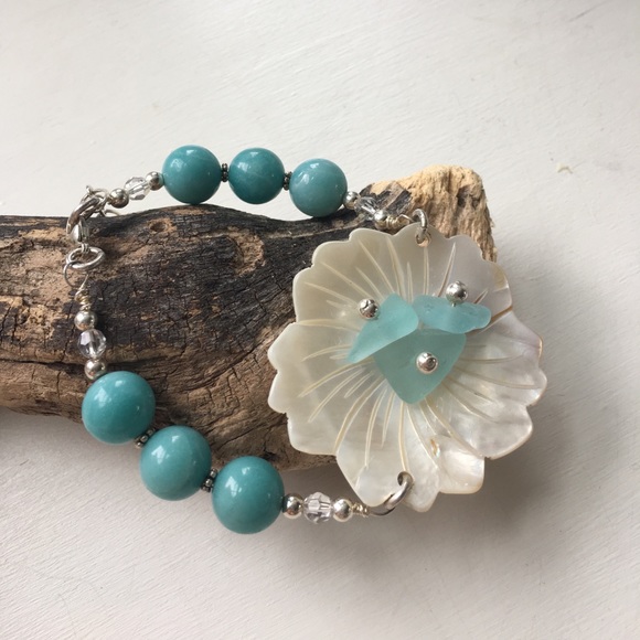 Sterling Silver Sea Glass and Shell Bracelet - Picture 2 of 8