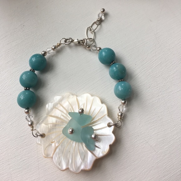 Sterling Silver Sea Glass and Shell Bracelet - Picture 6 of 8