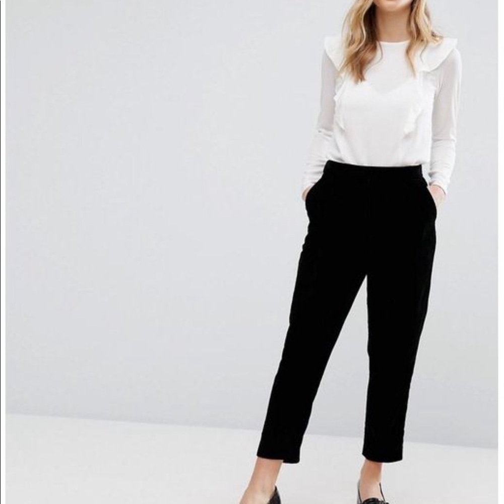 White ruffle blouse size 10/M