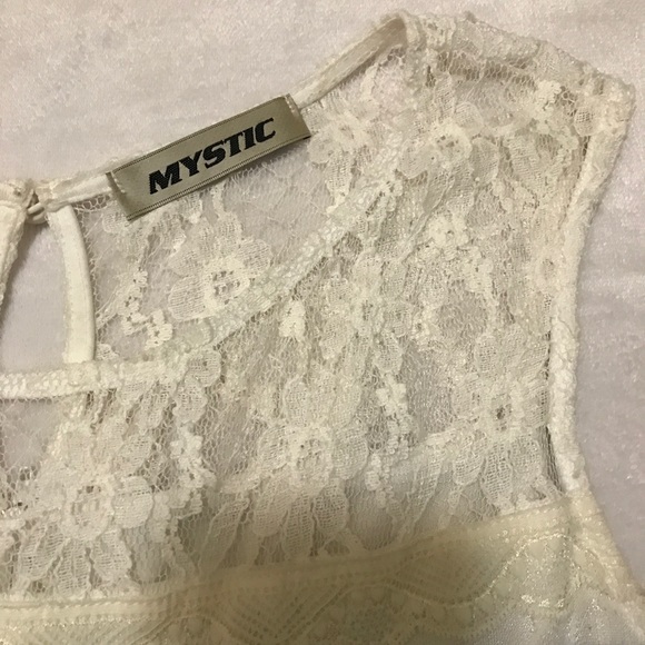 ❌SOLD❌ PM EDITOR PICK- White/Blue Lace Dress - Picture 3 of 8