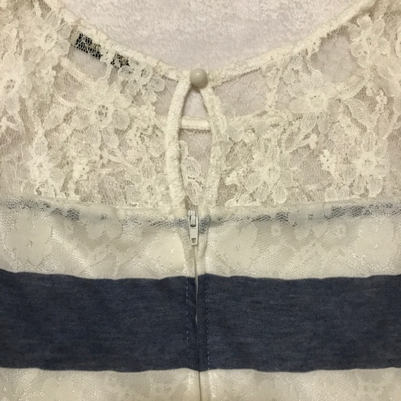 ❌SOLD❌ PM EDITOR PICK- White/Blue Lace Dress - Picture 6 of 8