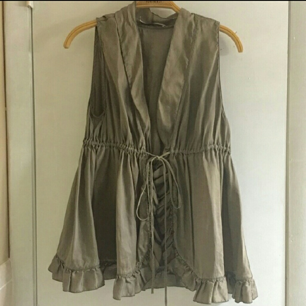 Stella McCartney 100% silk top. Empire waist line.