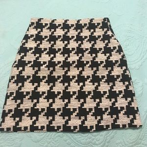 NWT H&M houndstooth high waisted skirt