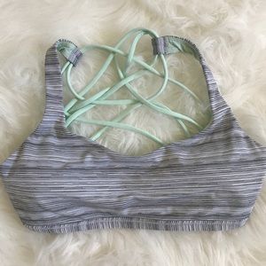 Lululemon Free To Be Wild Size 6