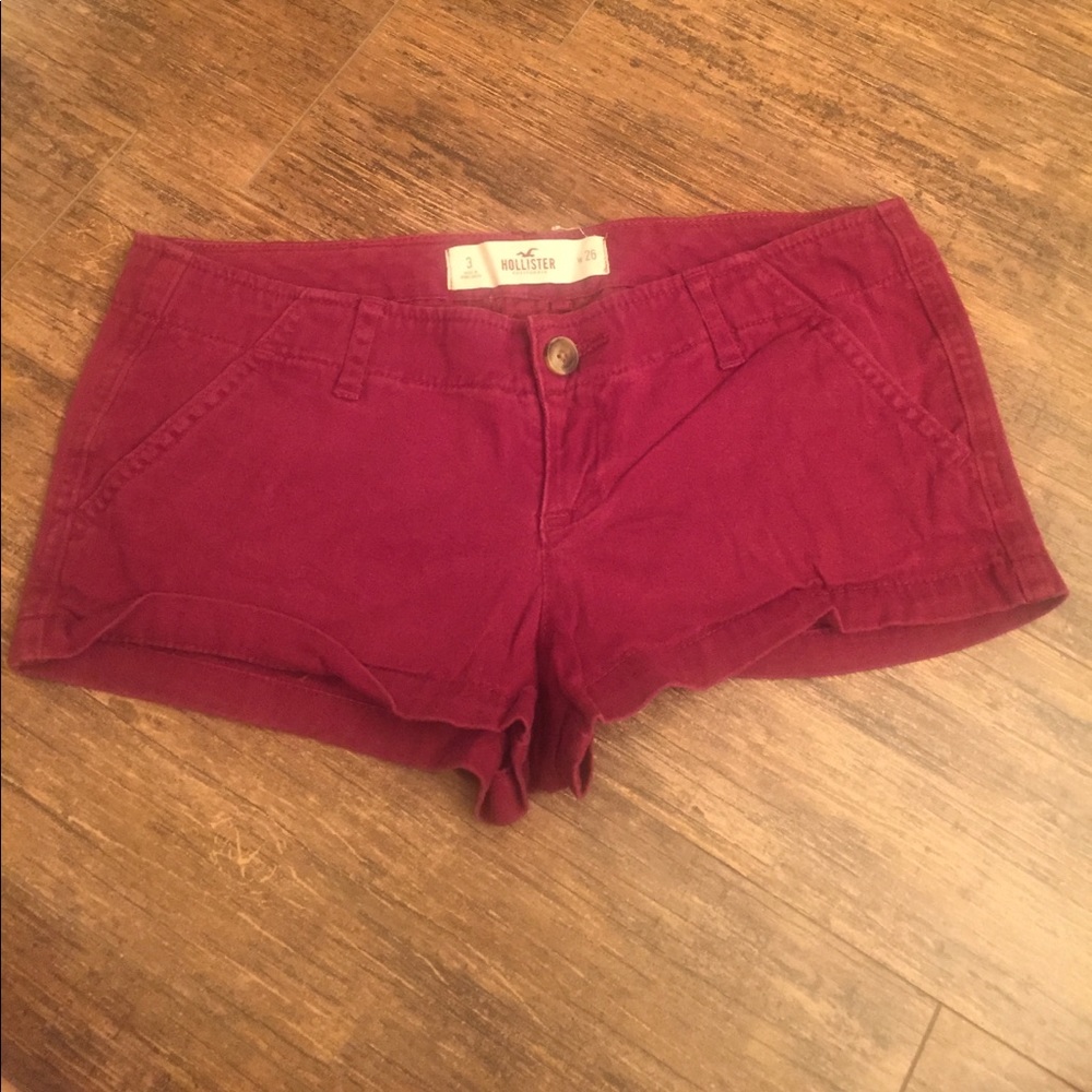 Hollister mini red shorts 3 / 26w