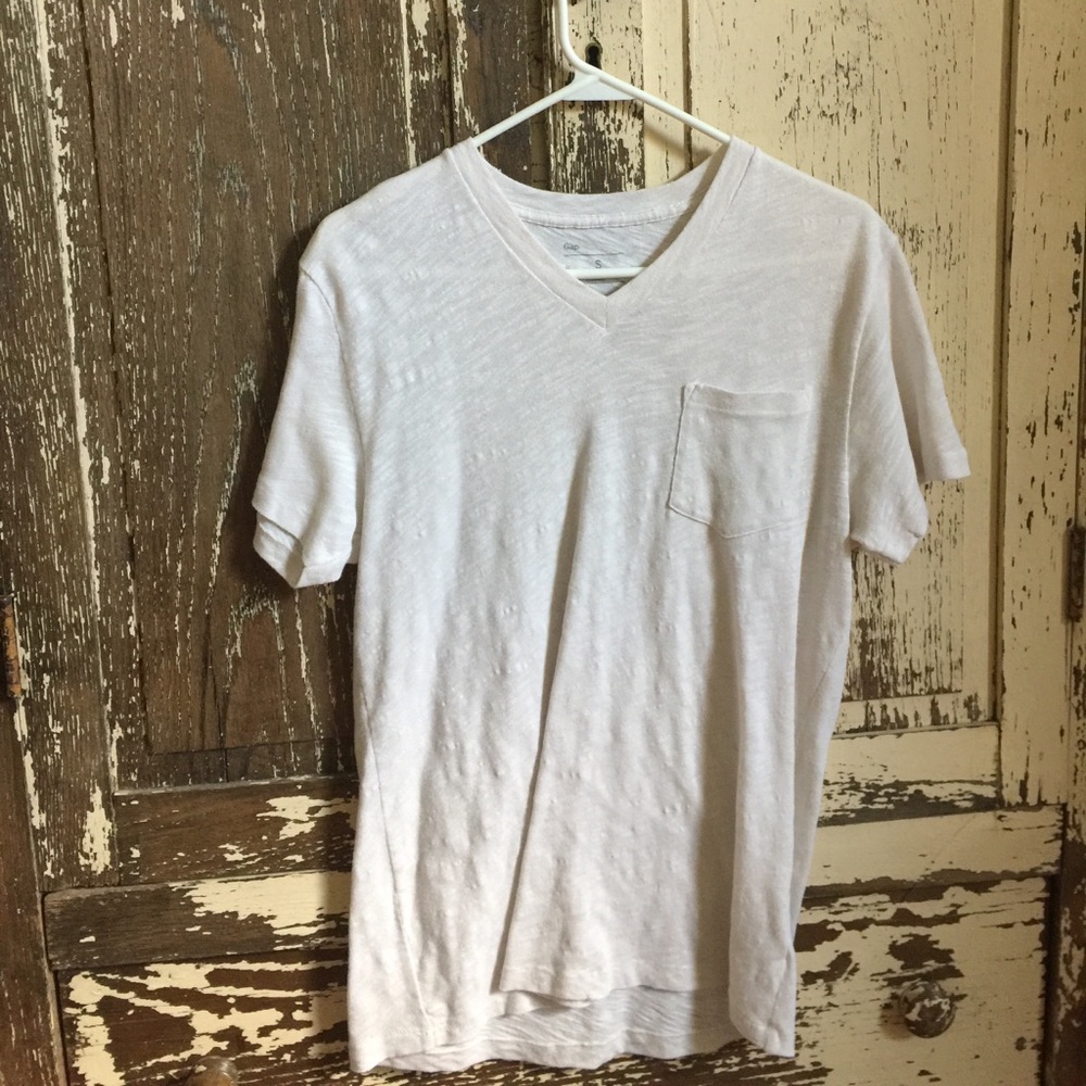 Gap Vneck Tshirt