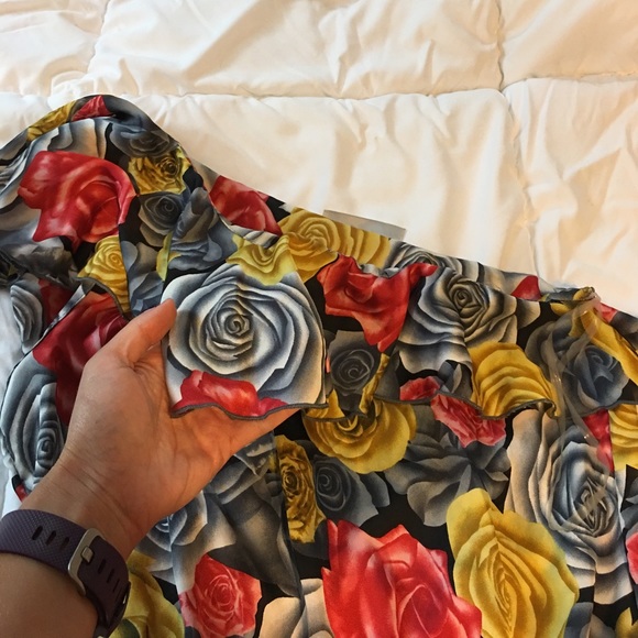 *sold on Merc* Floral One Shoulder Shirt - Picture 2 of 4