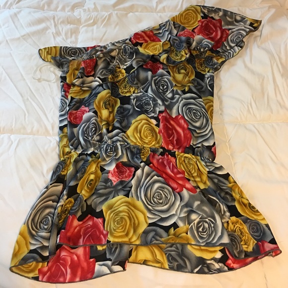 *sold on Merc* Floral One Shoulder Shirt - Picture 4 of 4