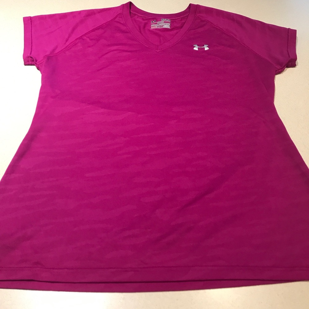Women's under armour shirt.