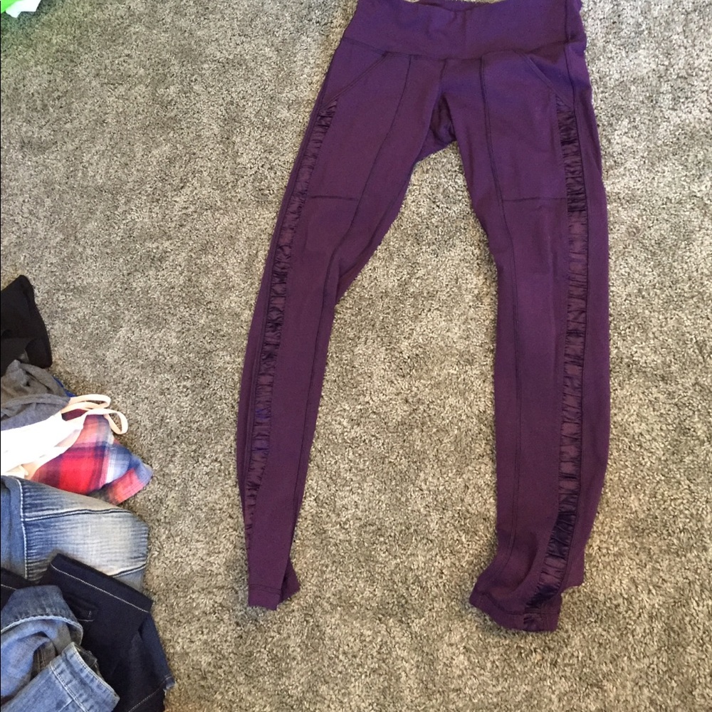 Purple texted lulu straight legging