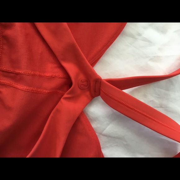 lululemon Wrap It Up Tank size 6 like new - Picture 3 of 3