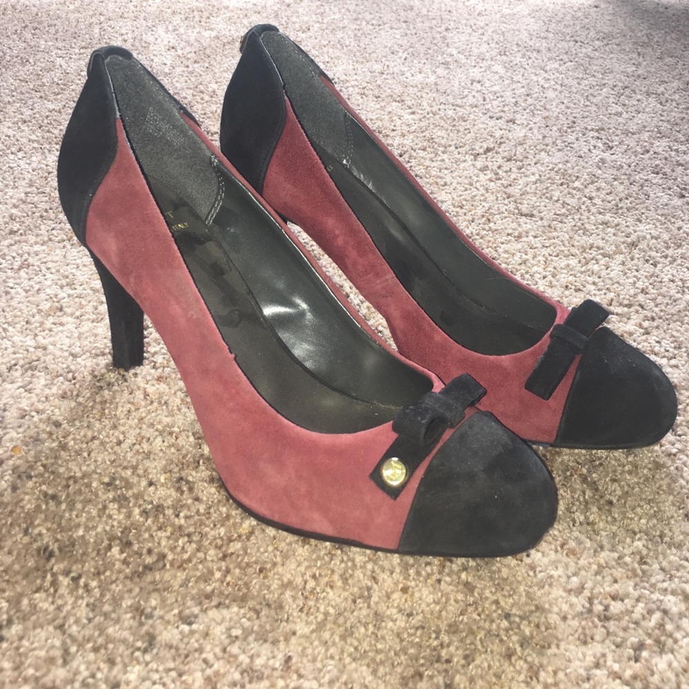 High heeled dress shoes