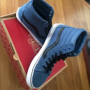🔥VANS HIGHTOP SNEAKERS🔥 Comes with original box