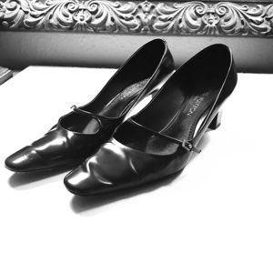 Louis Vuitton Mary Jane 6cm Mini Boucle