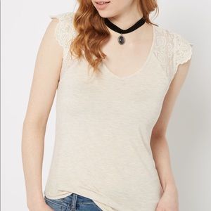 Rue 21 Lace raglan Tshirt