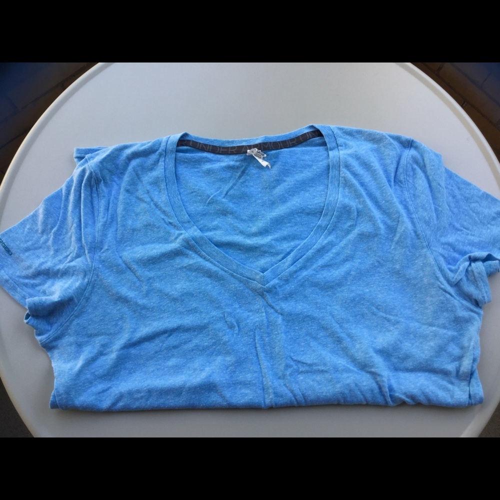 Under Armour heat gear v neck fitted shirt