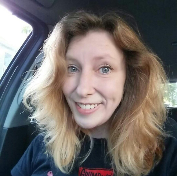 Meet your Posher, Jen - Picture 3 of 4