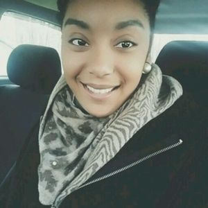 Meet your Posher, Victoria