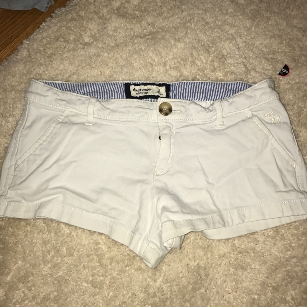 White super stretchy Abercrombie shorts