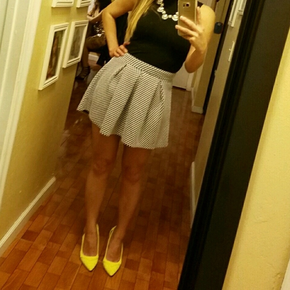 Skirt - Picture 2 of 3