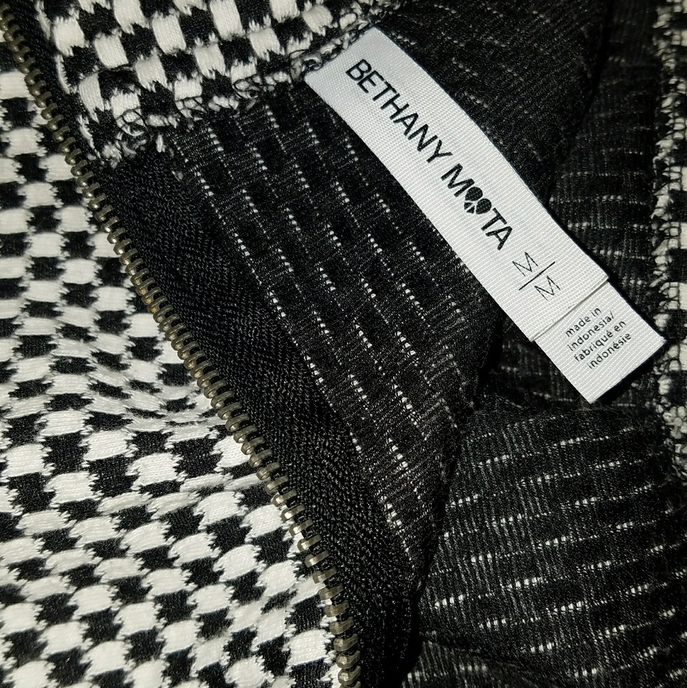 Skirt - Picture 3 of 3