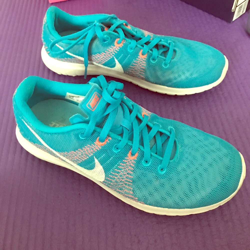Nike Fury blue pink