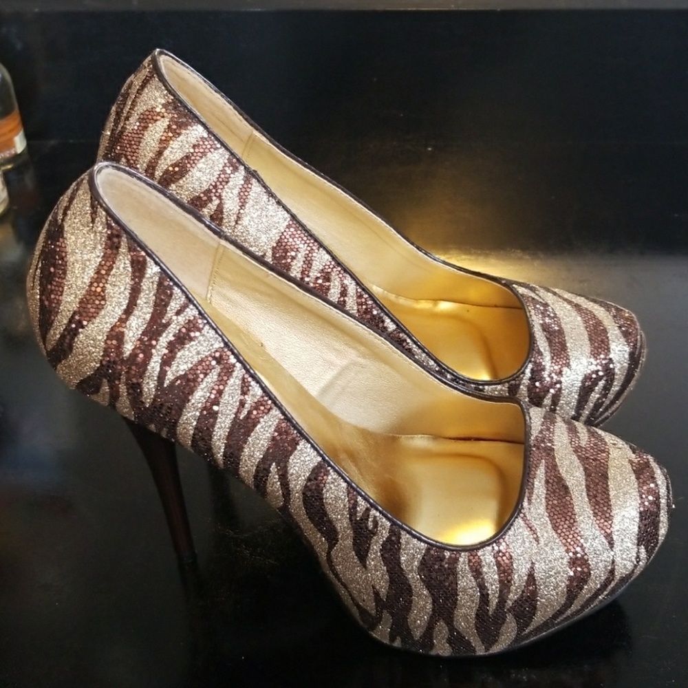 Stunning Sparkley Pumps