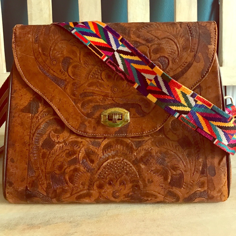 HP🎉 Vtg tooled leather crossbody w/ guitar strap