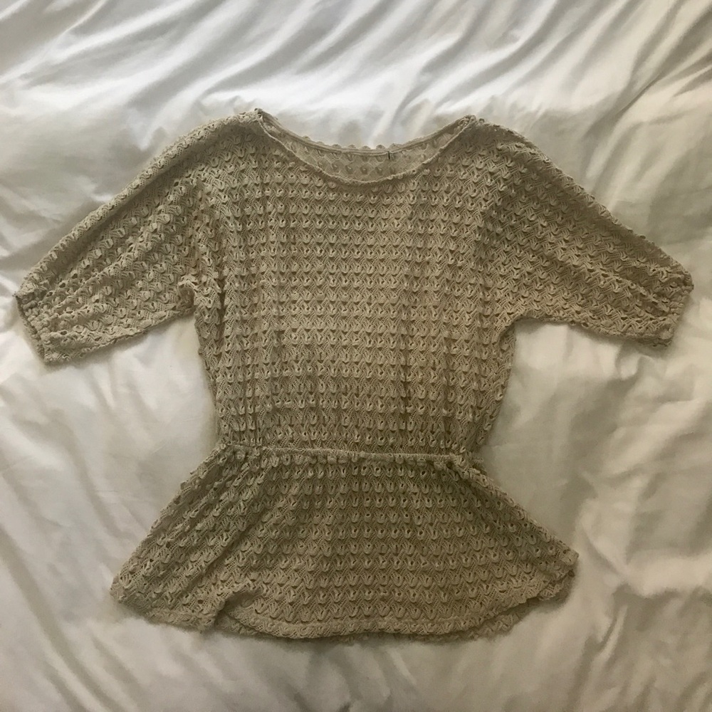 Light knitted peplum 3/4 sleeves top