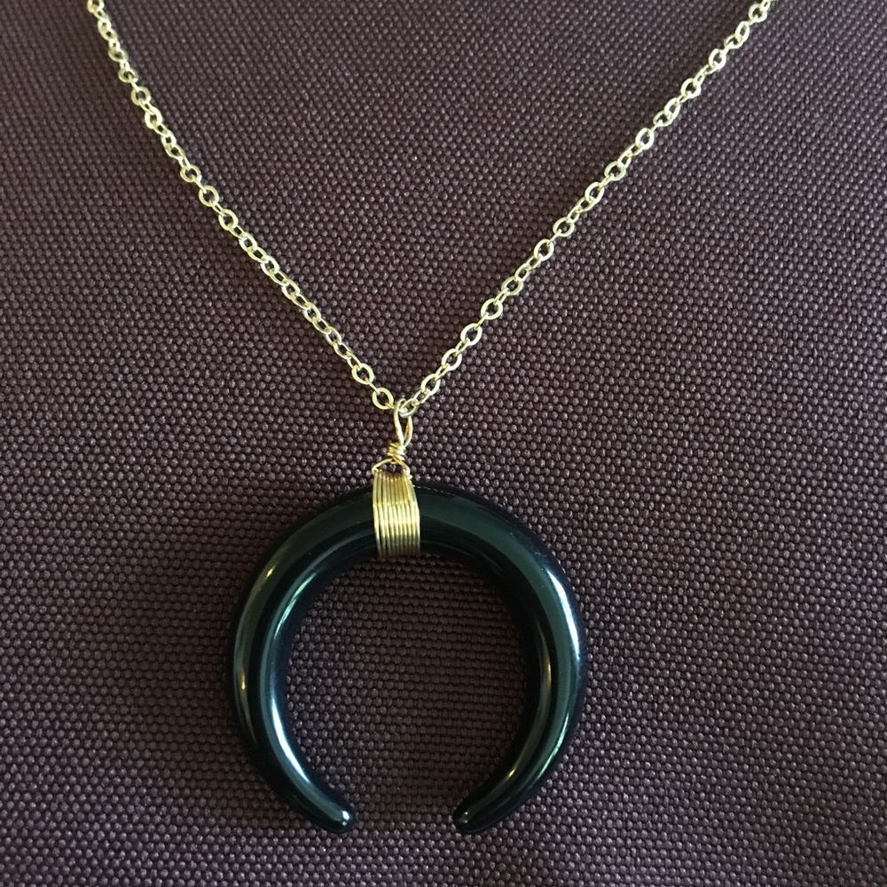 Black and gold double horn necklace