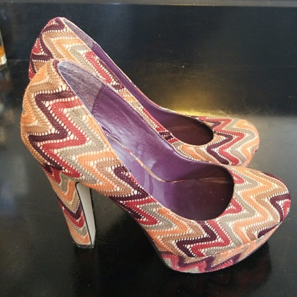 Multi Colored Platform Pump