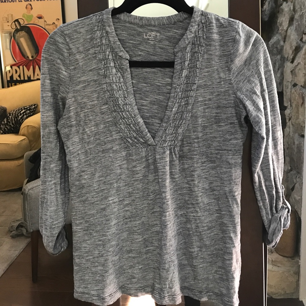 🔴 Loft Blue Pattern V Neck 3/4 Sleeve Top