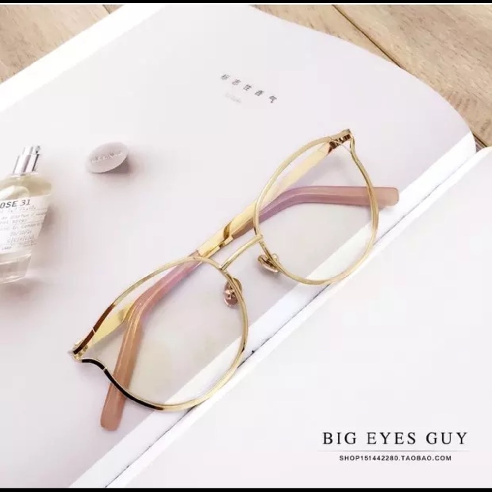 Eyeglasses gold and pink