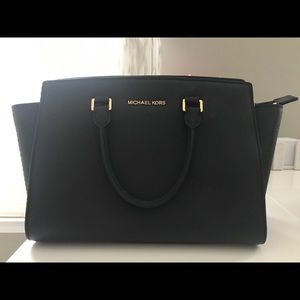 Michael Kors Selma Handbag