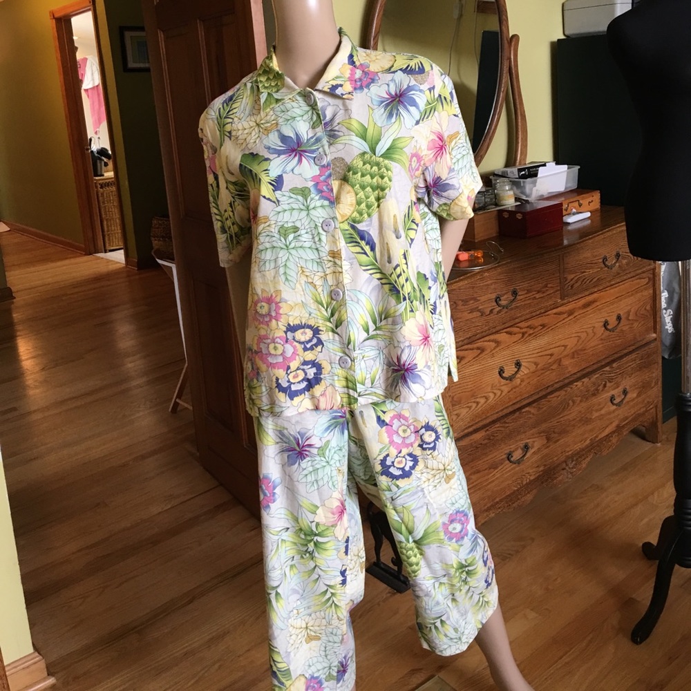 Hearts of Palm capris set