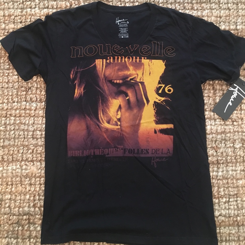 NWT Howe V-neck tee