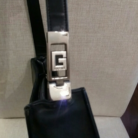 Black hobo purse with single strap/handle - Picture 4 of 4