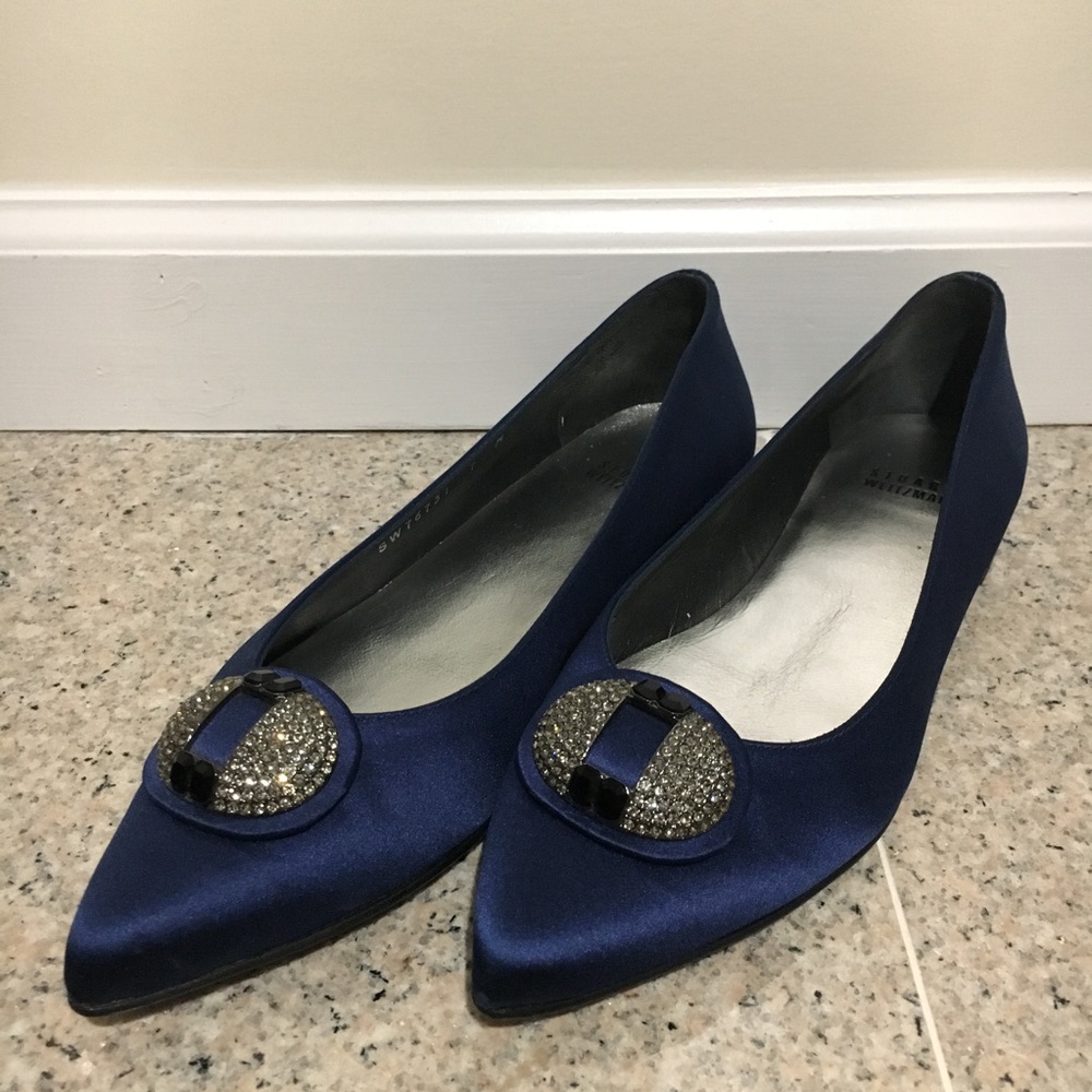 ❌SOLD❌ Stuart Weitzman Domepump Satin Flats - Picture 2 of 5