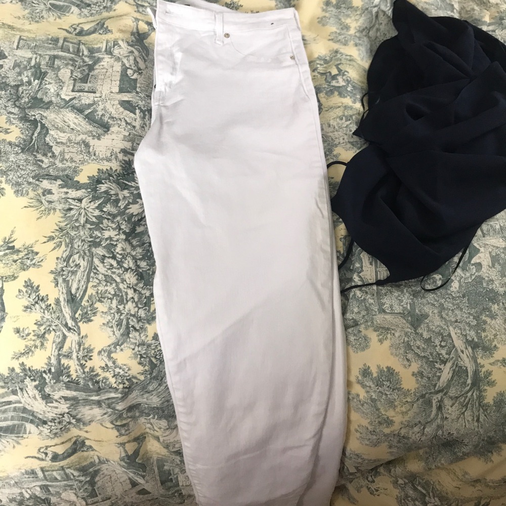 Abercrombie white skinny jeans