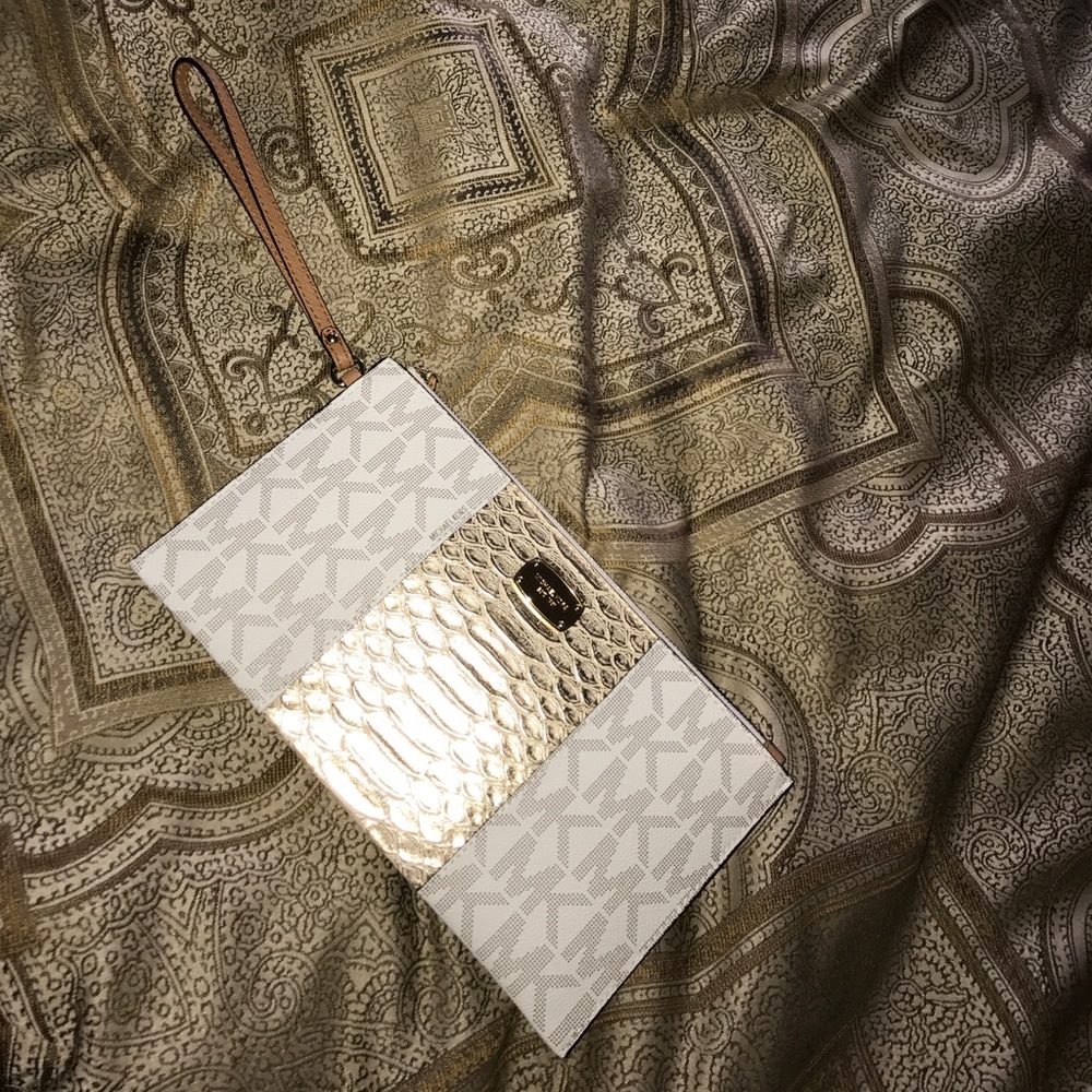 Michael kors wrislet