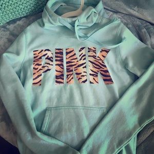 VICTORIAS SECRET PINK HOODIE!