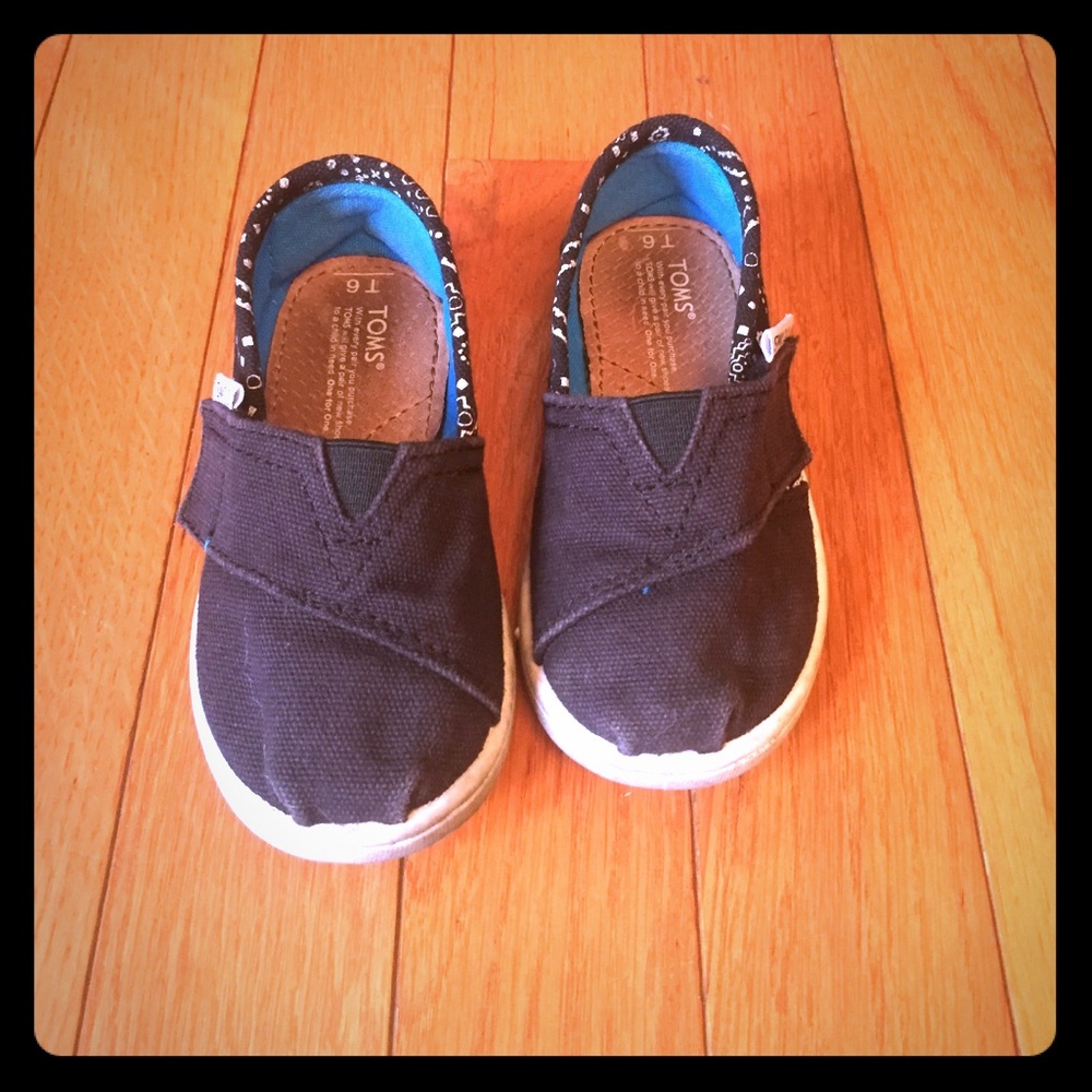 Toms toddler shoes size 6 unisex