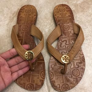 Tory butch leather flip flops